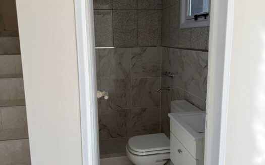 VENTA DUPLEX A ESTRENAR! 3 DORM «Loteo FULCINITI» calle EL GRANADO N° 750, altura Ex-Peaje Centenario.