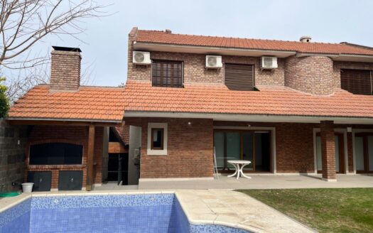 VENTA CASA – NIVEL GERENCIAL 4 DORM – SANTA GENOVEVA