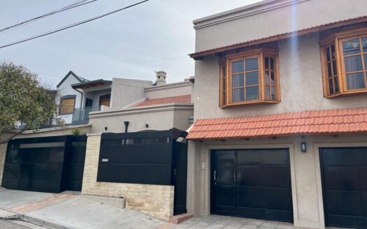 VENTA CASA – NIVEL GERENCIAL 4 DORM – SANTA GENOVEVA