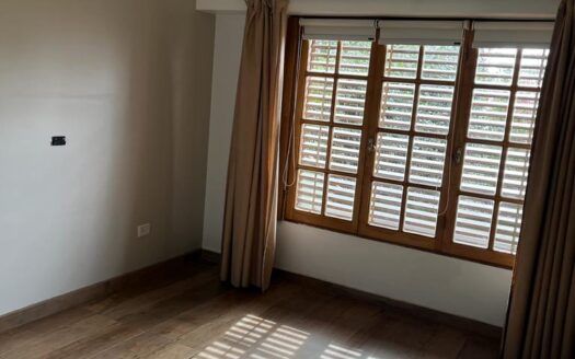 VENTA CASA – NIVEL GERENCIAL 4 DORM – SANTA GENOVEVA