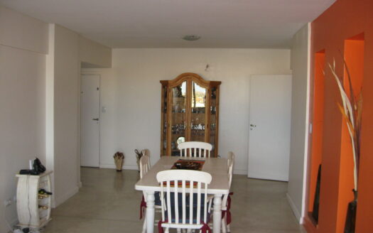 VENTA – HERMOSO DPTO 3 DORM CON COCHERA – STA FE 645 – NQN CAP