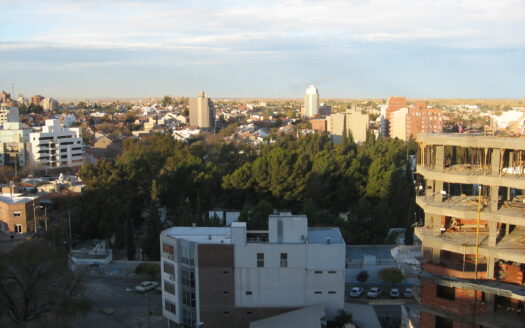 VENTA – HERMOSO DPTO 3 DORM CON COCHERA – STA FE 645 – NQN CAP