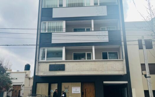 ALQUILER DEPARTAMENTO 1 DORM CON COCHERA – TTe. IBAÑEZ N° 150 – NQN CAP
