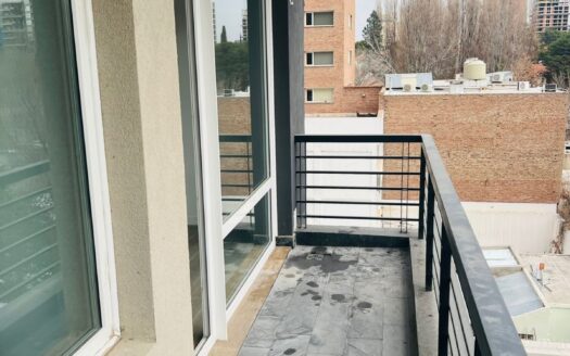 ALQUILER DEPARTAMENTO 1 DORM CON COCHERA – TTe. IBAÑEZ N° 150 – NQN CAP
