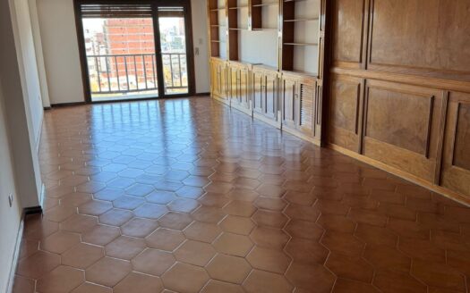 Venta – Permuto – Amplio Piso – Brown 65 – Nqn Cap