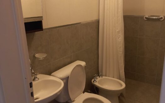 CENTENARIO!!!! ALQUILER DEPARTAMENTO DE 1 DORMITORIO C/ COCHERA.