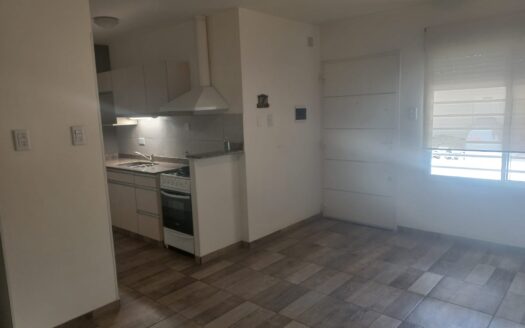 CENTENARIO!!!! ALQUILER DEPARTAMENTO DE 1 DORMITORIO C/ COCHERA.