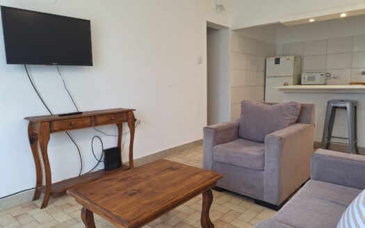 ALQUILER CASA AMOBLADA 2 DORM – INGENIERO CIPOLLETTI N° 250 – NQN CAP