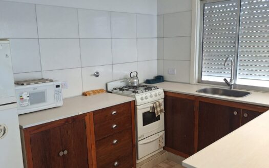 ALQUILER CASA AMOBLADA 2 DORM – INGENIERO CIPOLLETTI N° 250 – NQN CAP