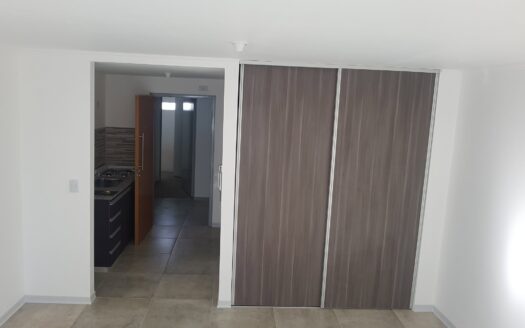 ALQUILER MONOAMBIENTE – SANTA FE N° 899 – NQN CAP