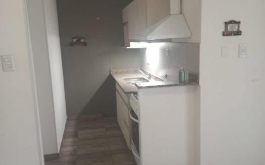 CENTENARIO!!!! ALQUILER DEPARTAMENTO DE 1 DORMITORIO C/ COCHERA.